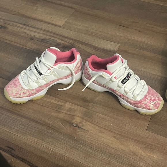 Air Jordan 11 Retro Low Pink Snakeskin W - Picture 3 of 4